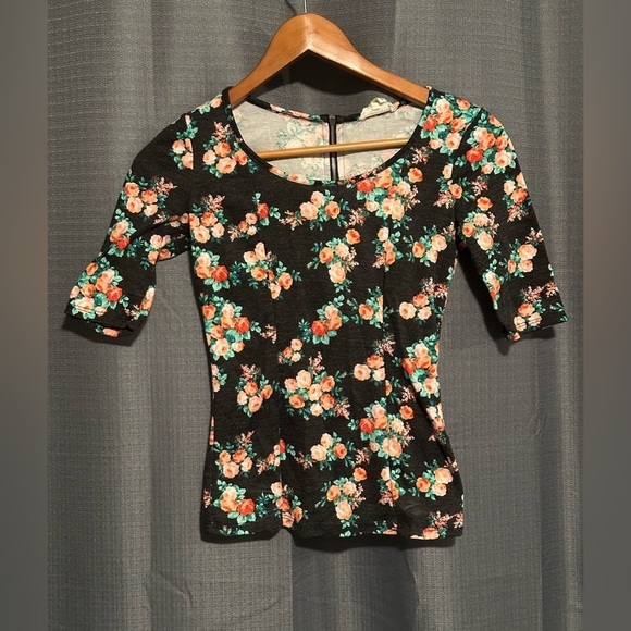 Kirra Floral Zip Up Top - Picture 1 of 6